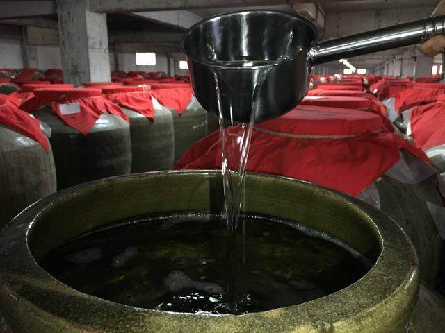 酿酒技术:酱香型白酒如何品尝